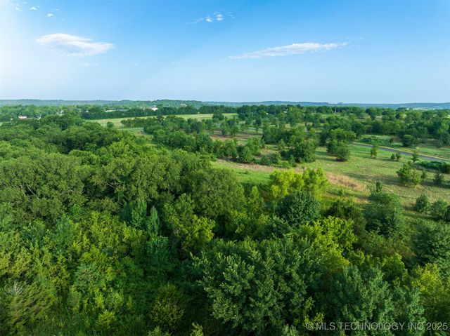 018 W 195th Street S, Mounds, OK 74047