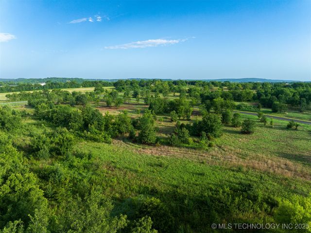 018 W 195th Street S, Mounds, OK 74047