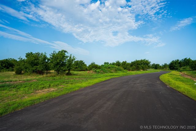 018 W 195th Street S, Mounds, OK 74047