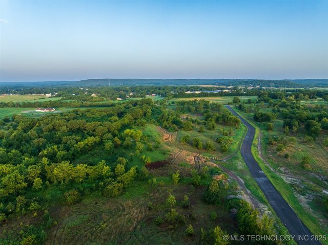 018 W 195th Street S, Mounds, OK 74047