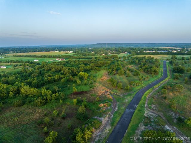 018 W 195th Street S, Mounds, OK 74047