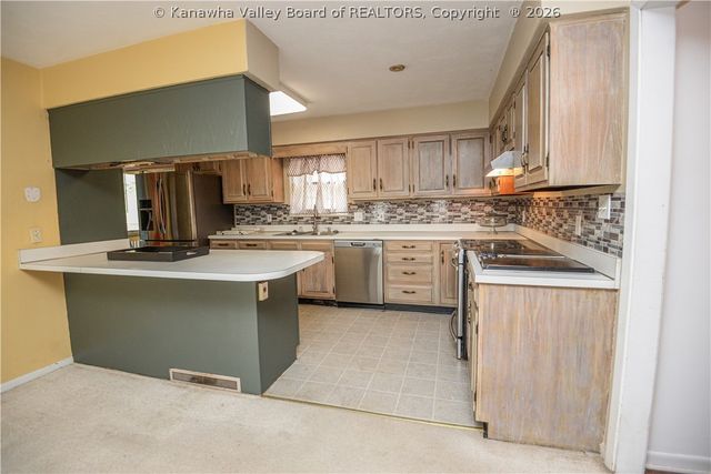 2102 Woodhill Place, St Albans, WV 25177