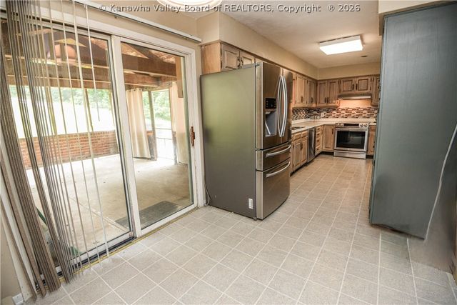 2102 Woodhill Place, St Albans, WV 25177