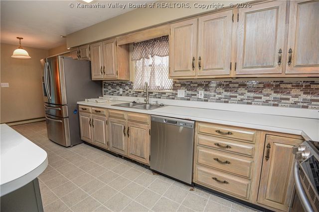 2102 Woodhill Place, St Albans, WV 25177