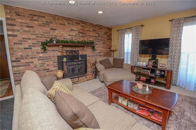 2102 Woodhill Place, St Albans, WV 25177