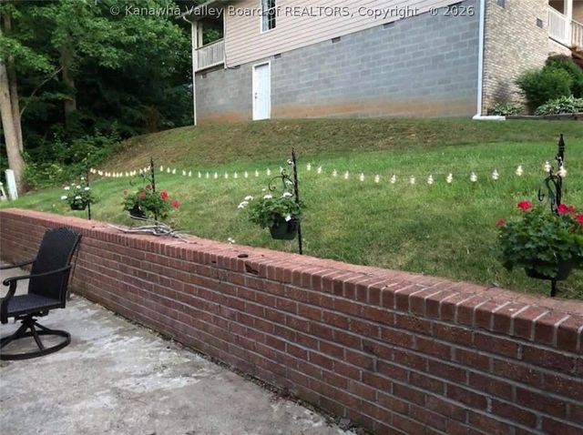 2102 Woodhill Place, St Albans, WV 25177