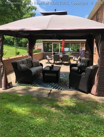 2102 Woodhill Place, St Albans, WV 25177