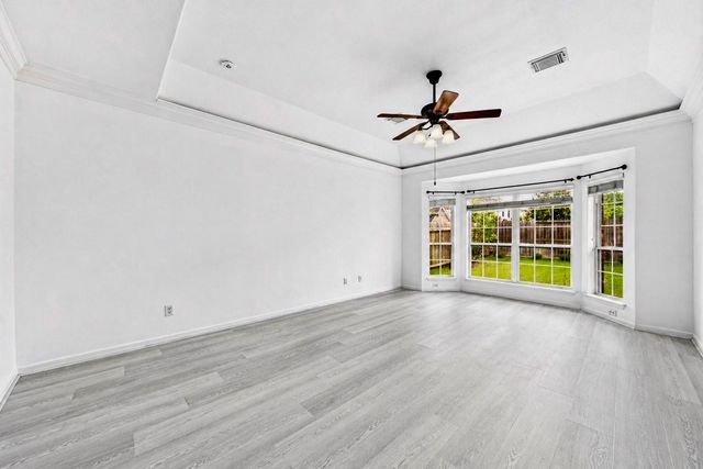 18431 W Laura Shore Drive, Cypress, TX 77433
