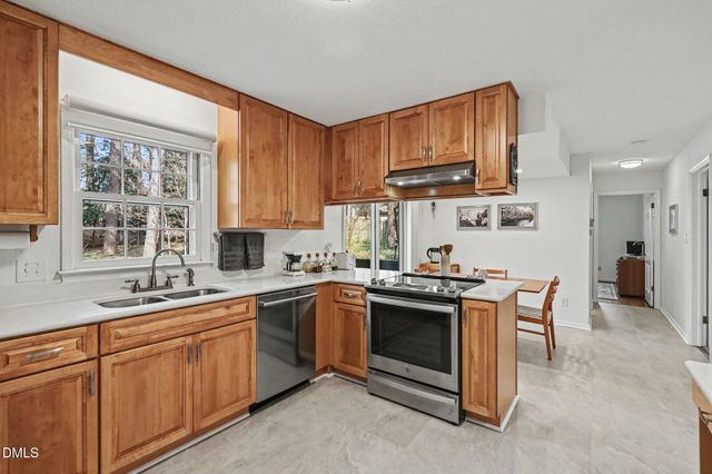 806 Churchill Drive, Chapel Hill, NC 27517