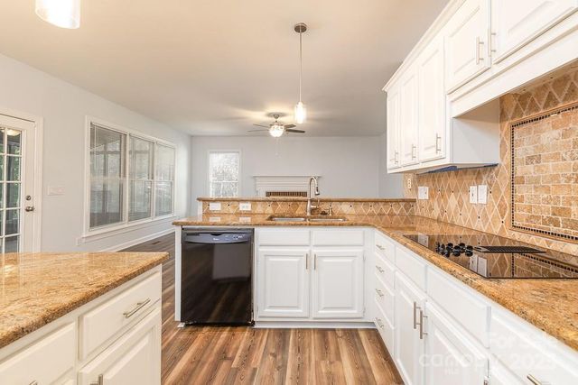 5238 Downing Creek Drive, Charlotte, NC 28269