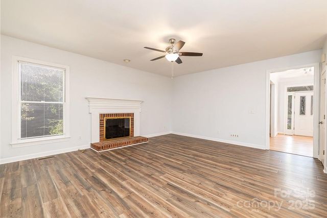 5238 Downing Creek Drive, Charlotte, NC 28269
