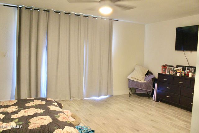 3491 W Desert Hills Drive, Phoenix, AZ 85029