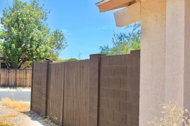 3491 W Desert Hills Drive, Phoenix, AZ 85029