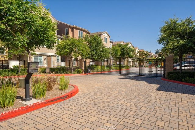 797 Plum Lane, Pomona, CA 91767