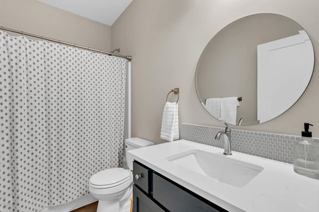 7260 E Pheasant Ridge St, Bel Aire, KS 67226