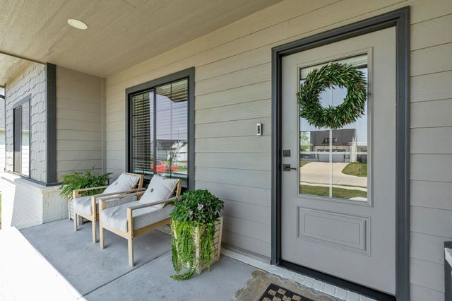 7260 E Pheasant Ridge St, Bel Aire, KS 67226