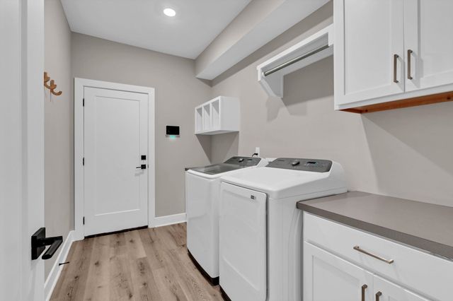 7260 E Pheasant Ridge St, Bel Aire, KS 67226