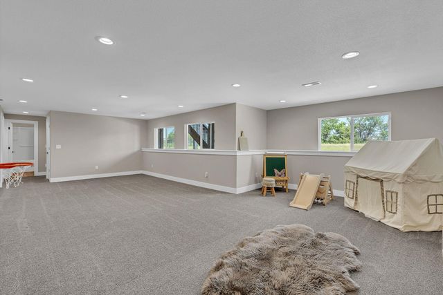 7260 E Pheasant Ridge St, Bel Aire, KS 67226