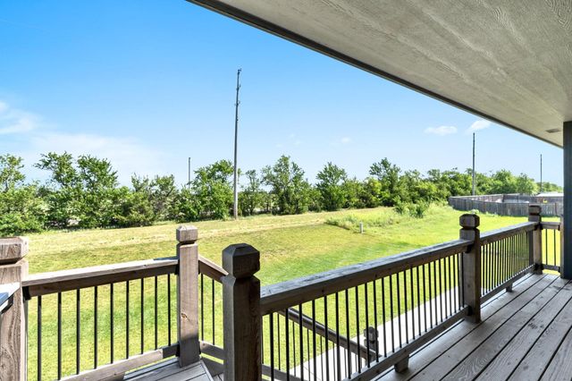 7260 E Pheasant Ridge St, Bel Aire, KS 67226