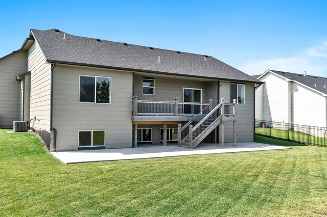 7260 E Pheasant Ridge St, Bel Aire, KS 67226