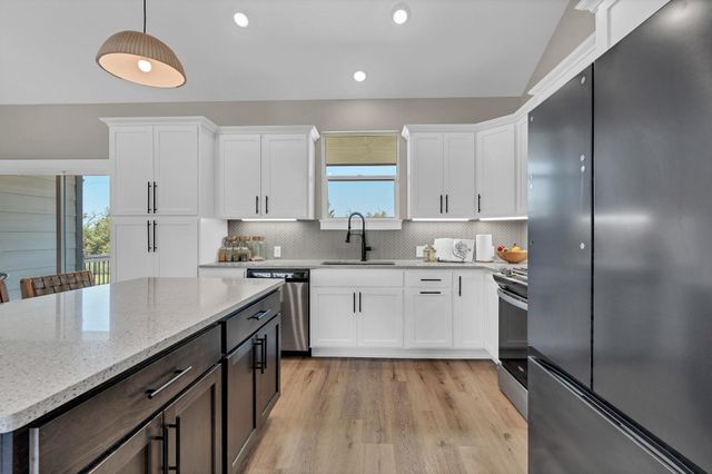 7260 E Pheasant Ridge St, Bel Aire, KS 67226