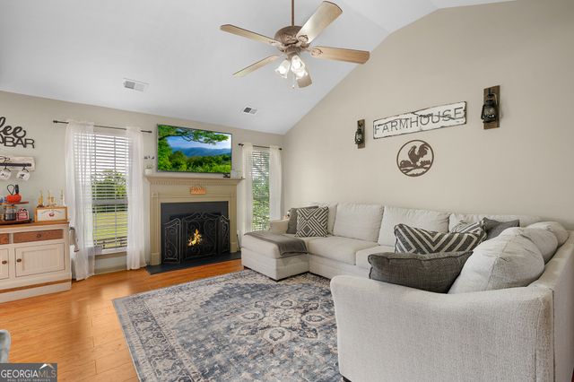 516 Pendley Road SE, Calhoun, GA 30701