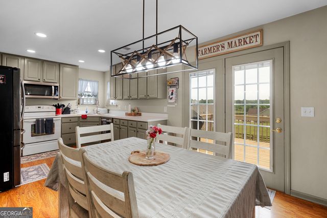 516 Pendley Road SE, Calhoun, GA 30701