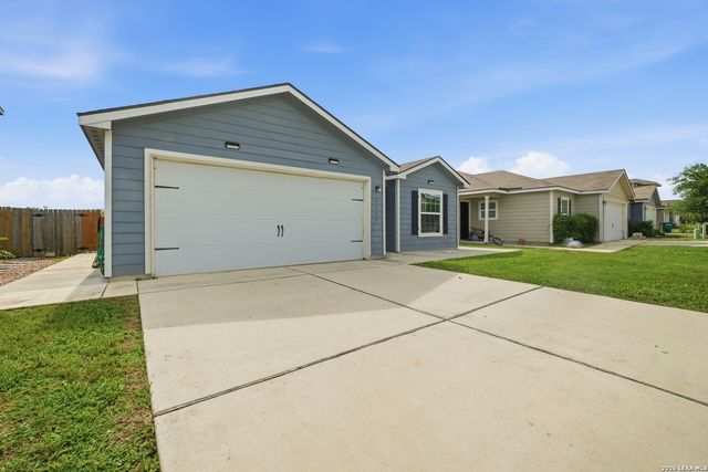 3323 Begonia Bnd, San Antonio, TX 78222