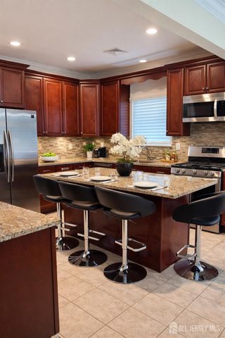 57 Ray Street, Franklin, NJ 08873