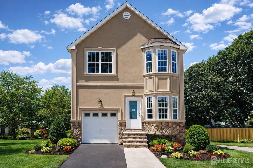 57 Ray Street, Franklin, NJ 08873