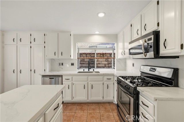 19717 Azure Field, Newhall (santa Clarita), CA 91321