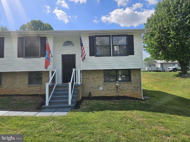 110 HEDRICK AVE, Martinsburg, WV 25405