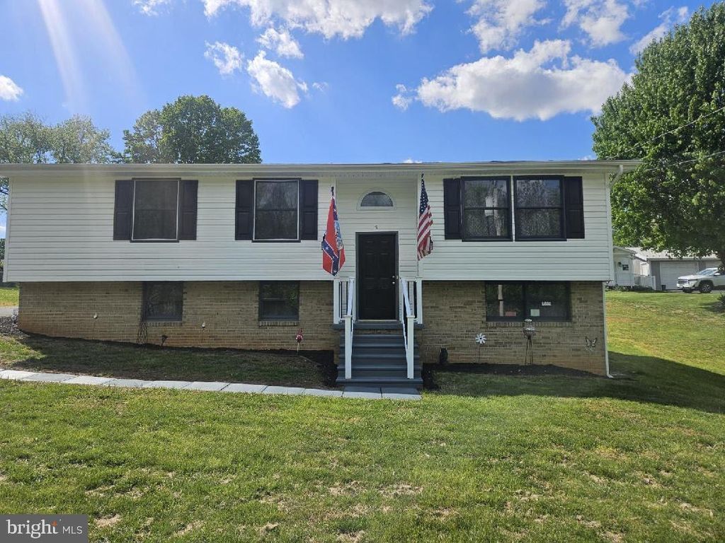 110 HEDRICK AVE, Martinsburg, WV 25405