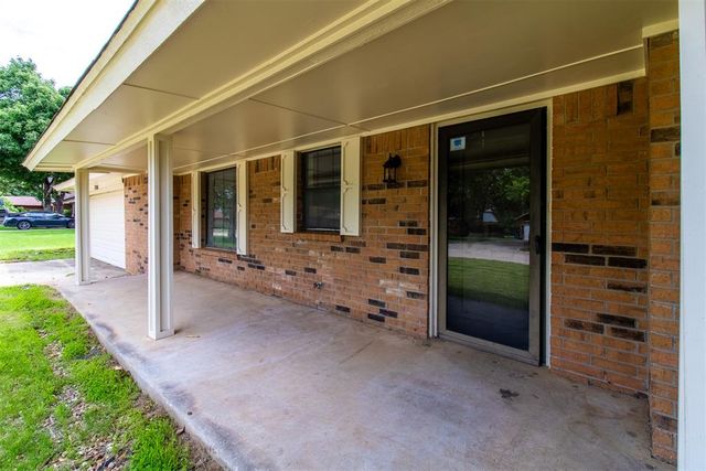 740 Buckwood Drive, Choctaw, OK 73020