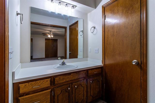 740 Buckwood Drive, Choctaw, OK 73020
