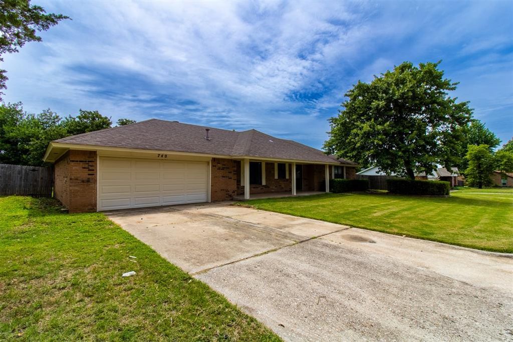740 Buckwood Drive, Choctaw, OK 73020