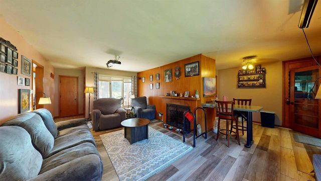 1227 E Memorial Drive, Janesville, WI 53545