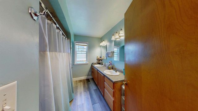 1227 E Memorial Drive, Janesville, WI 53545