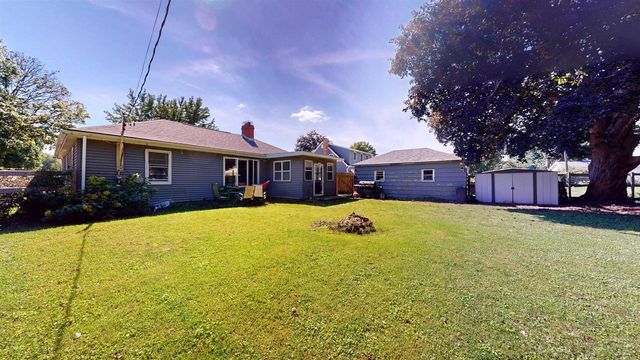 1227 E Memorial Drive, Janesville, WI 53545