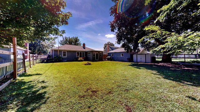 1227 E Memorial Drive, Janesville, WI 53545