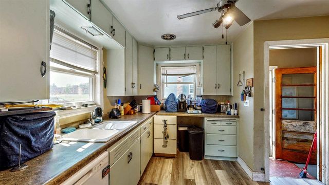 1227 E Memorial Drive, Janesville, WI 53545