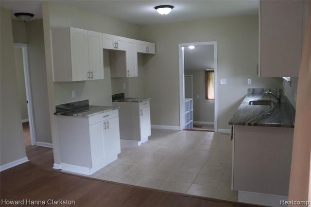 8 Maple Street, Oxford, MI 48371