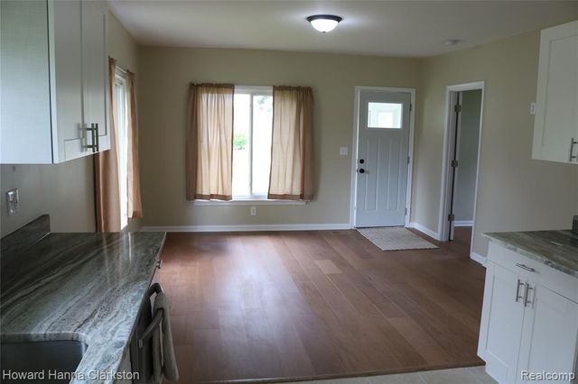 8 Maple Street, Oxford, MI 48371