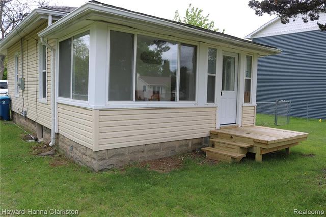 8 Maple Street, Oxford, MI 48371