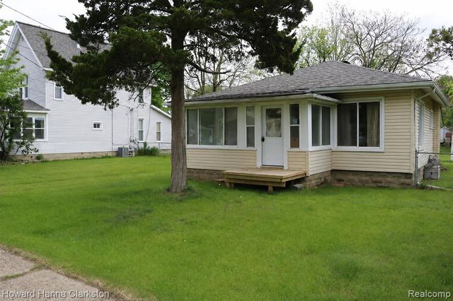 8 Maple Street, Oxford, MI 48371