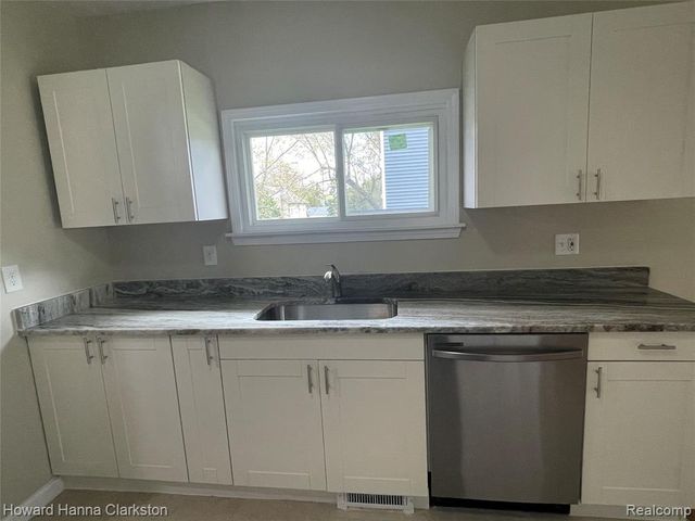 8 Maple Street, Oxford, MI 48371