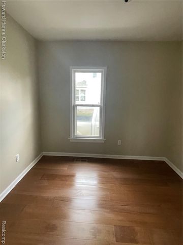8 Maple Street, Oxford, MI 48371