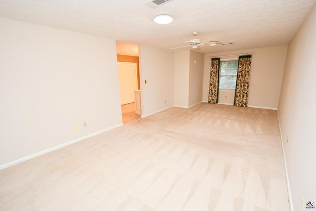 209 Lake Front Drive, Warner Robins, GA 31088