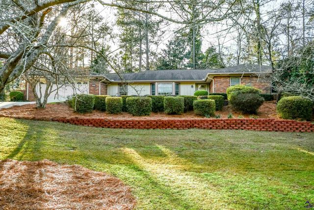 209 Lake Front Drive, Warner Robins, GA 31088