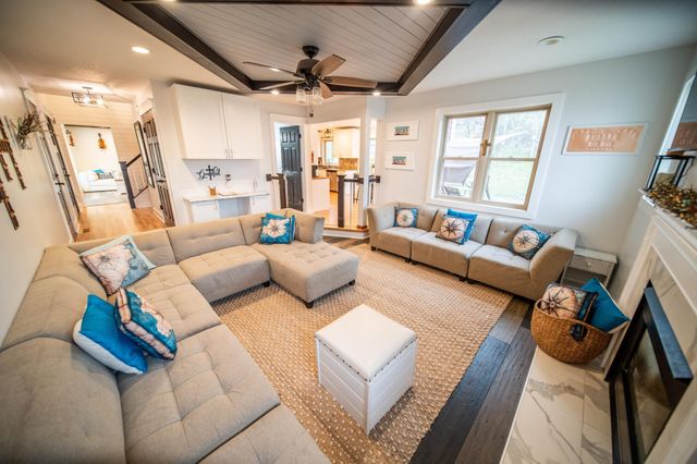 2209 Beacon Dr SW, Rochester, MN 55902